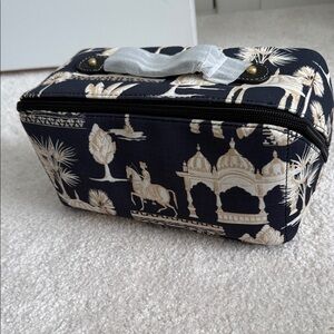 J.McLaughlin Cosmetic Case. Black/Sand mini Desert Toile.